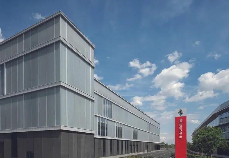 新工厂“E-building”启用，法拉利首款电动车有望年底发布