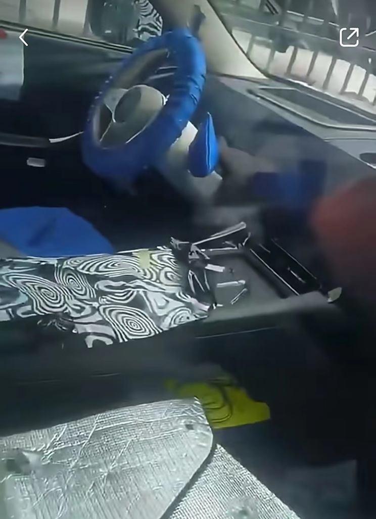 车主之选？疑曝问界M8内饰谍照，配置全面升级，售价或更惊喜！