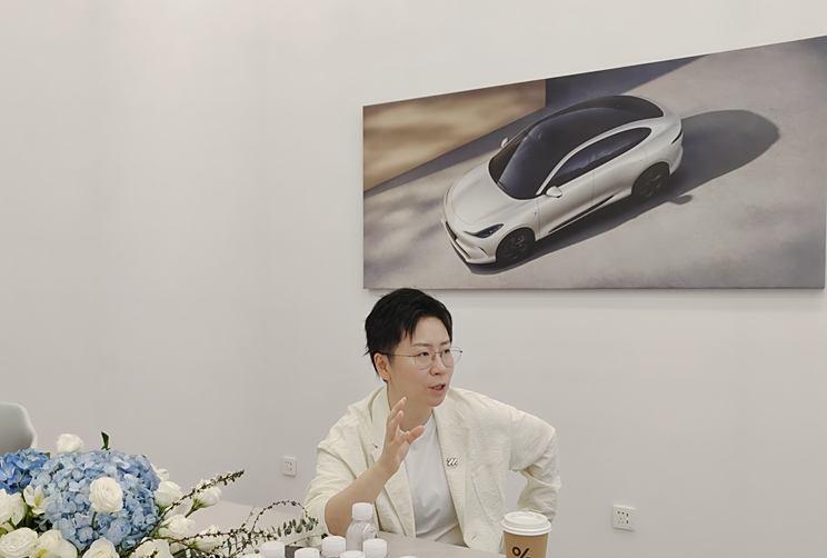智己李微萌：两个月即可实现一次底盘、智驾、智舱的全面升级