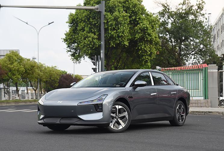 2025年小鹏将推多款新车 首款增程车型将诞生 11月交付量将破3万