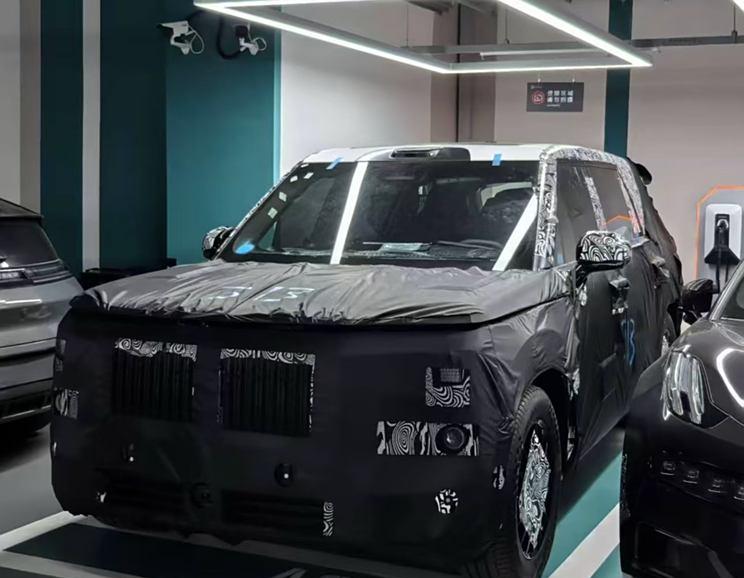 极氪全新旗舰SUV EX1H曝光，尺寸超群，或与问界M9正面对抗