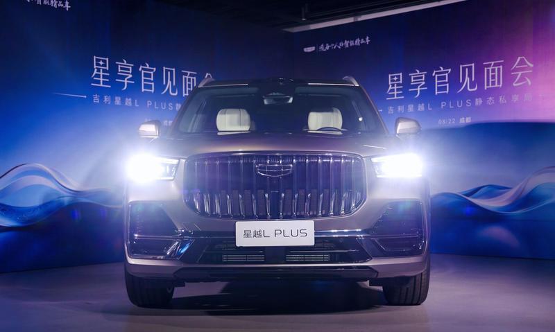 蛰伏半月，终露锋芒：这台能“横着走”的中国旗舰SUV来了！
