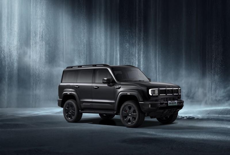 BJ40增程黑曜版上市 售18.48万元