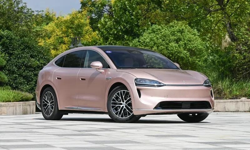 新款智界R7上市 售23.98万起